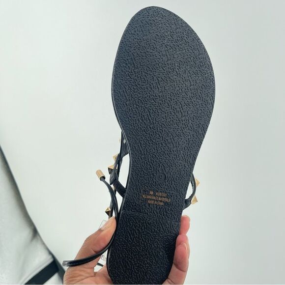 It’s Comfortable Women’s Black Gold Stud Gladiator Wraparound Thong Sandals Sz 9 - Picture 7 of 12